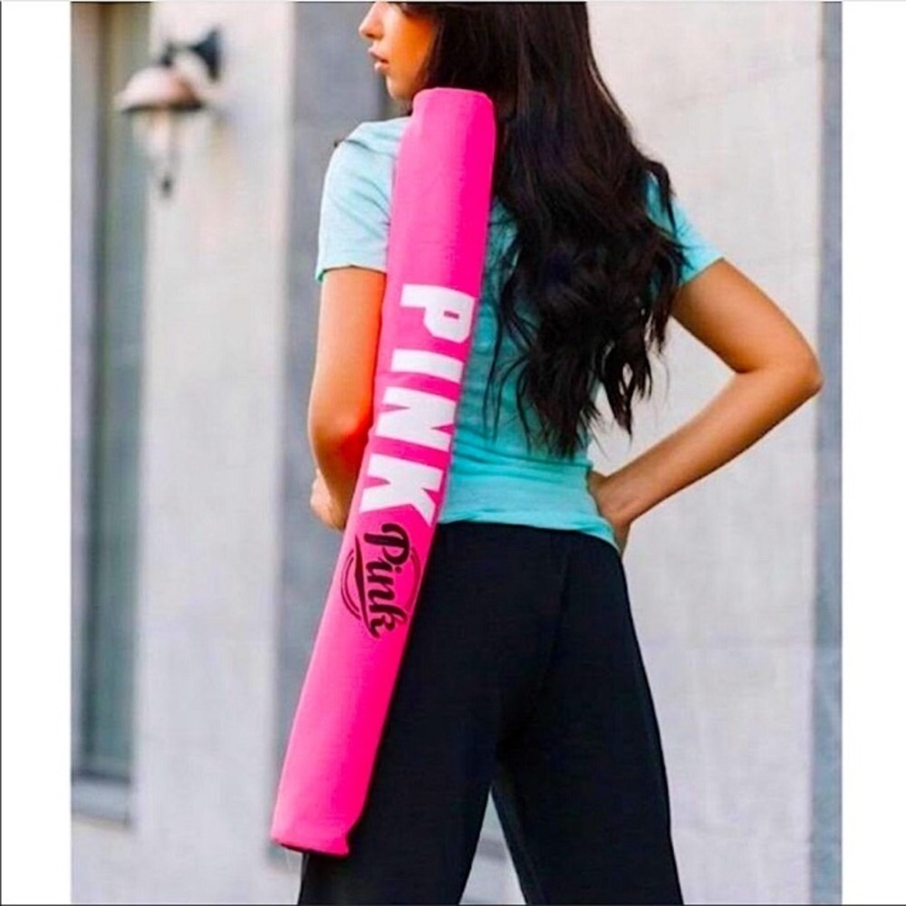 Pink Victoria’s Secret Soda Beer Can Cooler Bag Insulated Pink NEW NWT